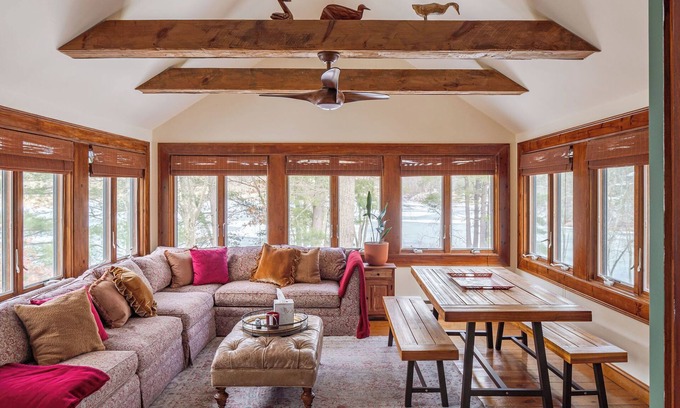 Pine Plains Casa | Lakeside Peninsula Escape