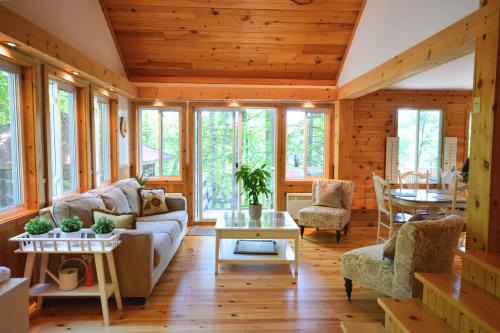 Otter Lake Casa | Lakeside Retreat with Hot Tub & Bunkie