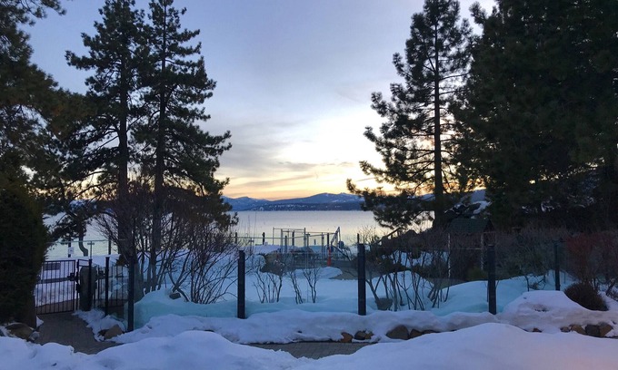 Tahoya Shores Hotel | Lakeside Tahoe Retreat | 2 Units | Full Kitchen & Free Parking