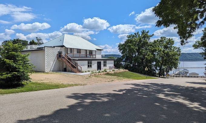 Pepin Apartamento | Lakeview Creamery North