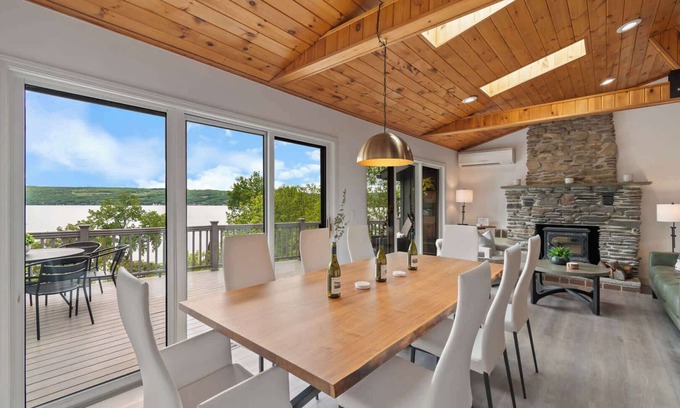 Hammondsport Casa | Lakeview, Spa, Firepit, BBQ, Fireplace + Speakeasy