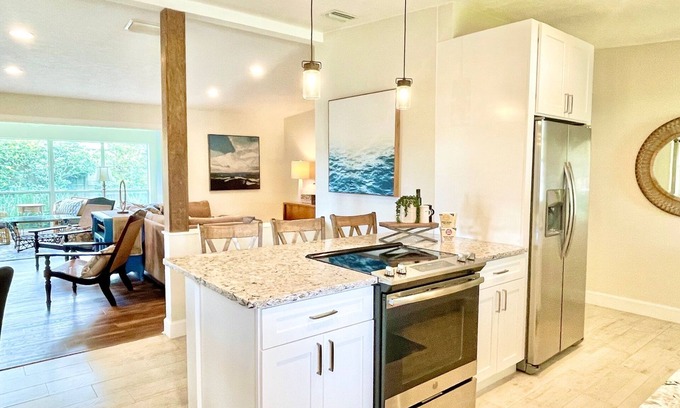 Maitland Casa | Lakewood Luxury 3/2 Home with Sunroom plus Fenced Yard and Covered Patio