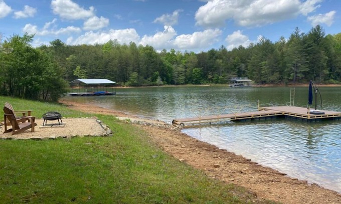 Blairsville Casa | Lakin' Memories - Lakefront | Dock | Pet Friendly | Pool Table | Fire Pit