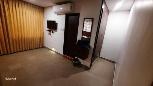 Thanjavur Hotel | Lakshmi Connect