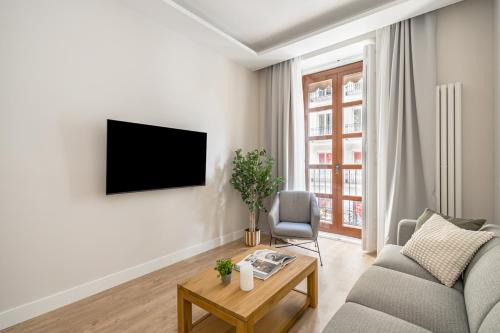 Embajadores Apartamento | LaLatina IV calle Conde de Romanones 4BR 4BH