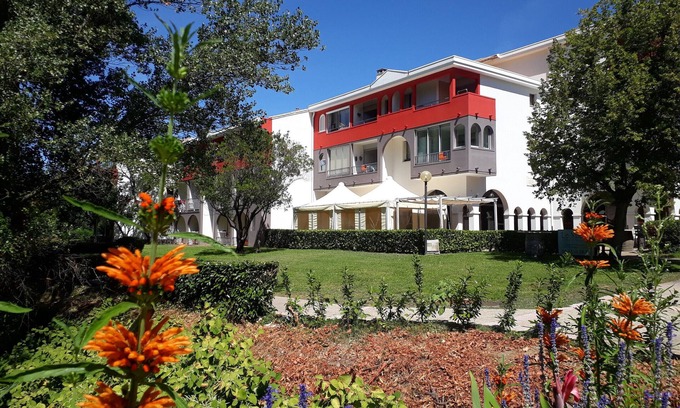 Lamalou-les-Bains Apartamento | Apartamento Lamalou 1er piso, mascotas permitidas, cerca del centro y termas