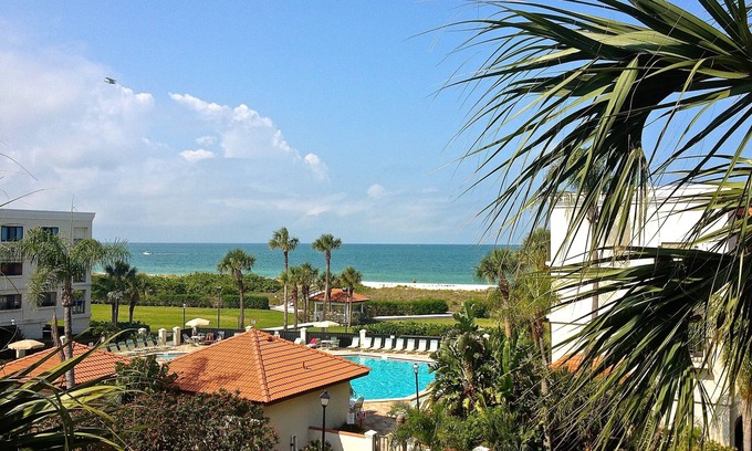 Sunset Beach Condominio | Land's End # 403 Building 1 - Vista frente al mar