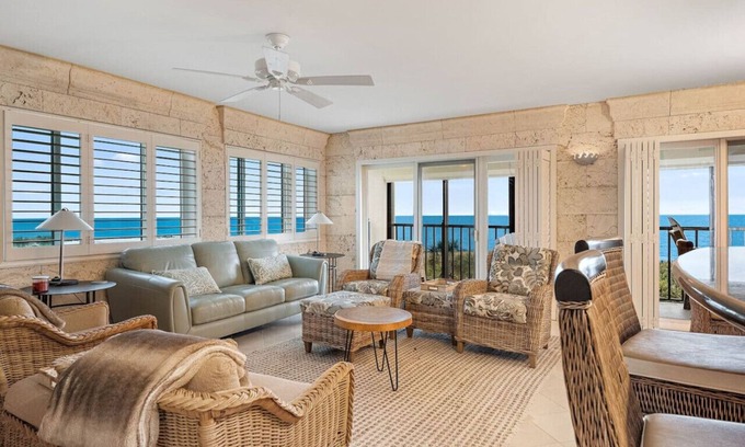 Sunset Beach Condominio | Land's End 9-401 Planta superior Gorgeous Corner Luxury Gulf Front Unit WIFI POOL SPA