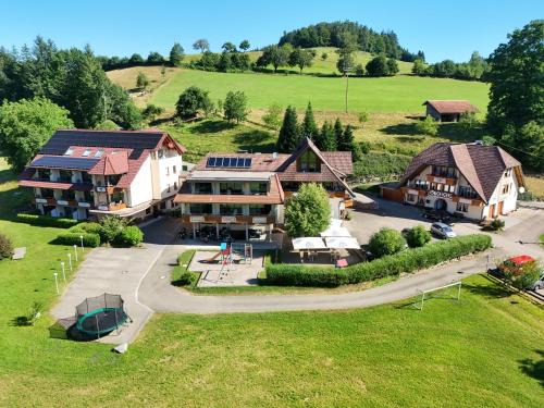 Biederbach Casa | Landgasthof Adler Pelzmühle