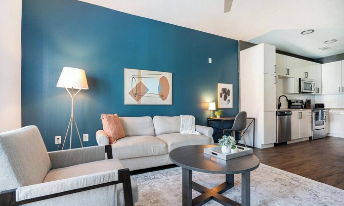 Tropic Apartamento | Landing | Modern 1BD, Gym, Courtyard
