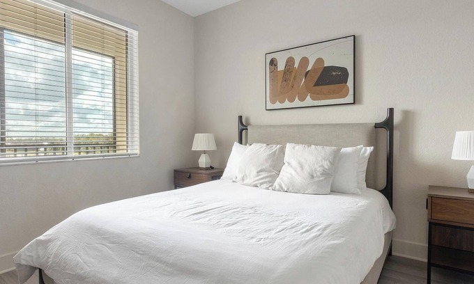 Palmetto Apartamento | Landing | Incredible 1BD, Clubhouse, Gym