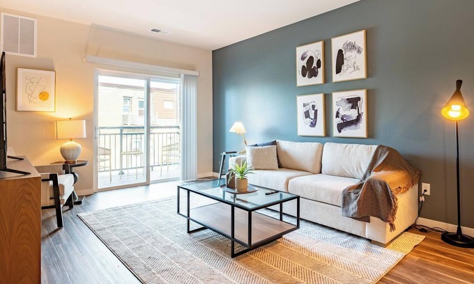 Newberry Apartamento | Landing | Amazing 2BD, Gym, Pool