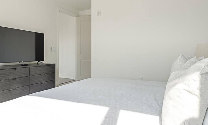 Uptown Apartamento | Landing at Cortland on McKinney - 1 Bedroom in Oak Lawn