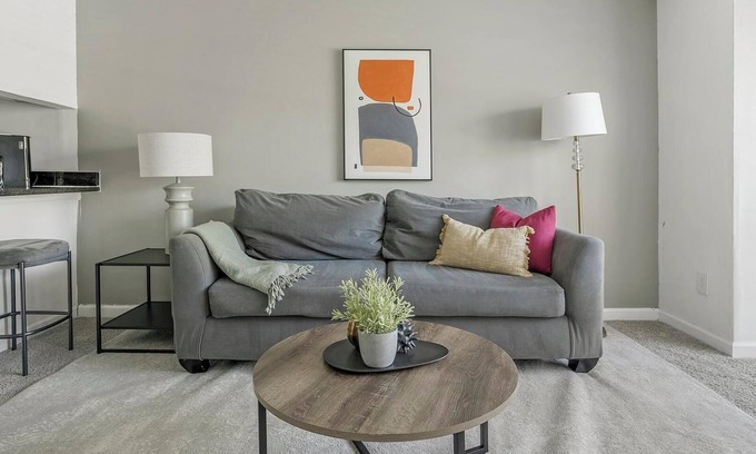 Winston - Salem Apartamento | Landing at Northcliffe Forest - Studio in North...