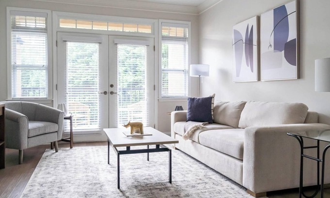 Cary Apartamento | Landing at The Arboretum - 2 Bedrooms in The Ar...