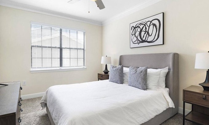 Energy Corridor Apartamento | Landing at Village on Memorial Townhomes - 3 Bedrooms in Energy Corridor
