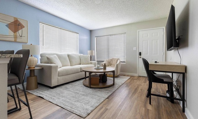 Maryvale Apartamento | Landing | Beautiful 1BD in Maryvale Village