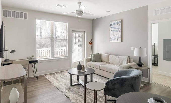 Belle Mina Apartamento | Landing | Beautiful 2BD, Pool, Courtyard