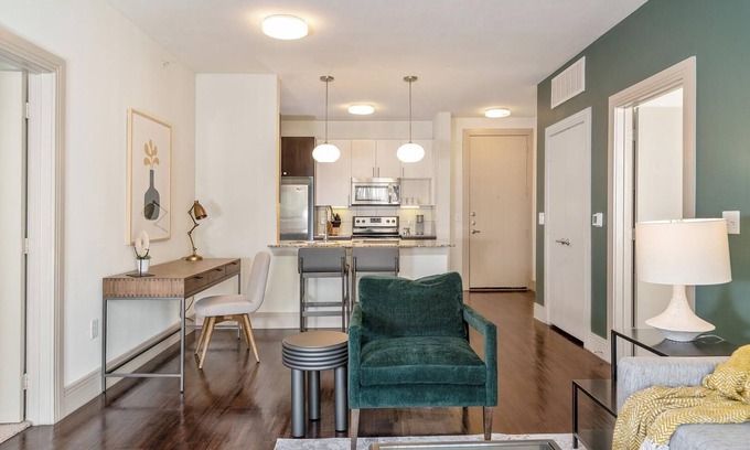 Spring Apartamento | Landing | Beautiful 1BD, Pool, Gym