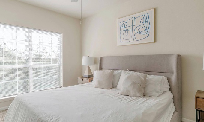 Southbelt/Ellington Apartamento | Landing | Spectacular 1BD, Gym, Game Room