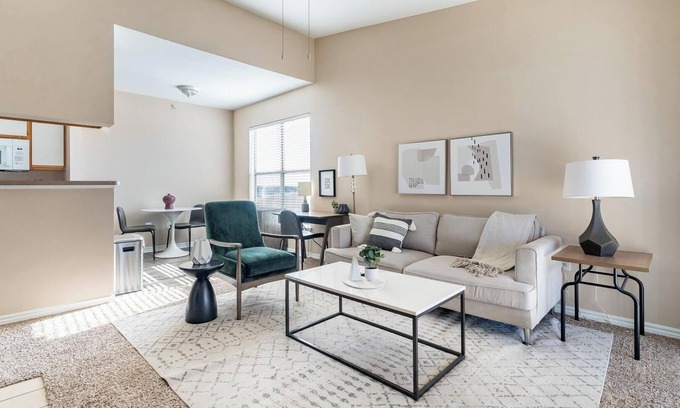Fort Worth Apartamento | Landing | Chic 1BD, Gym, Pool