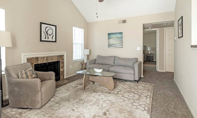 Germantown Apartamento | Landing | Incredible 1BD, Pool, Gym
