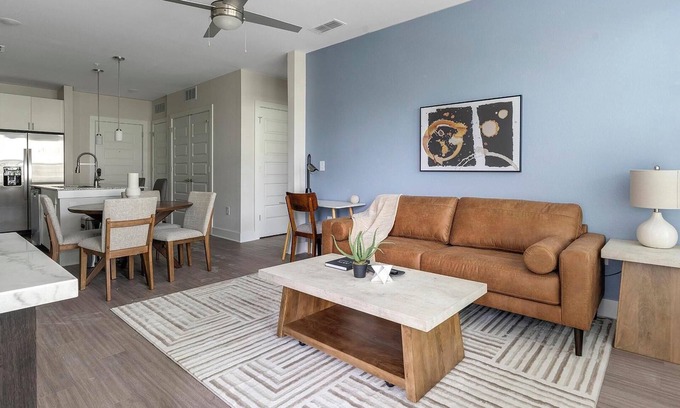 The Forum Apartamento | Landing | Chic 2BD, Gym