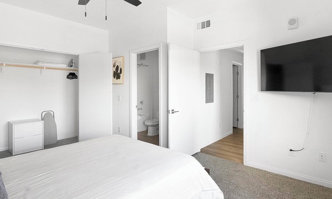 Townsite Apartamento | Landing | Stunning 1BD, Rooftop Lounge, Pool