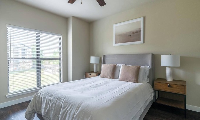 Katy Apartamento | Landing | Incredible 1BD, Clubhouse, Pool