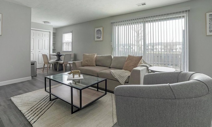 Indianapolis Apartamento | Landing | Incredible 2BD, Gym, Pool