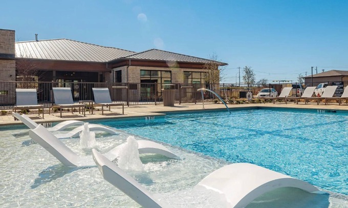 Austin Apartamento | Landing | Modern 1BD, Gym, Pool