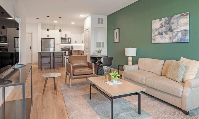 Sanford Apartamento | Landing | Beautiful 1BD, Courtyard, Pool