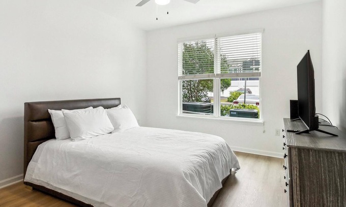 Eden Apartamento | Landing | Modern 1BD, Pool, Yoga Studio