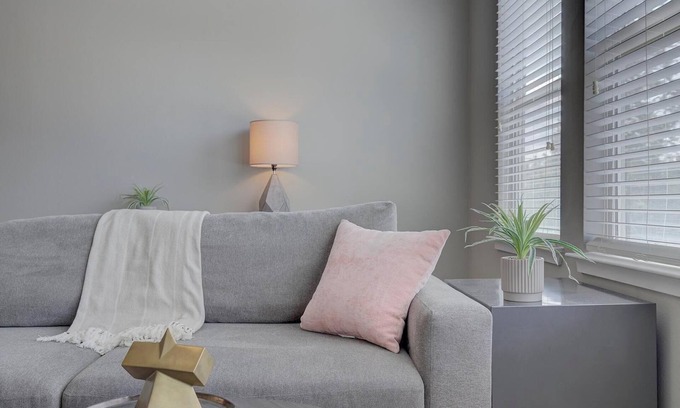 Terrell Heights Apartamento | Landing | Beautiful 2BD, Yoga Studio, Courtyard