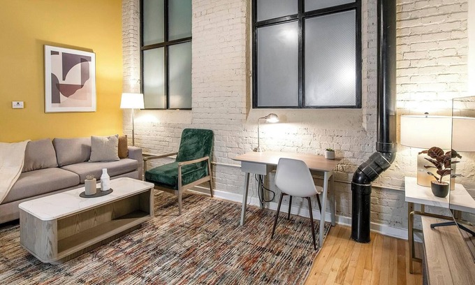 Petersburg Apartamento | Landing | Amazing 1BD, Pool, Gym