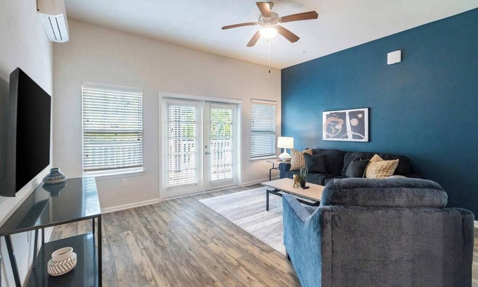 Charlotte Apartamento | Landing | Stunning 2BD, Clubhouse, Gym