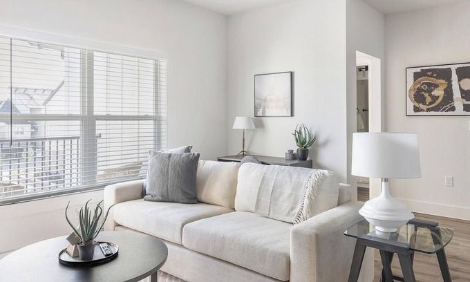 Venus Apartamento | Landing | Beautiful 2BD, Gym, Pool