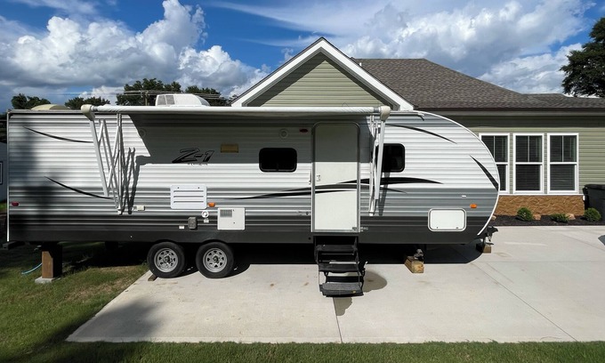 Landrum Alquiler De RV | Landrum, SC - close to TIEC, FENCE, downtown, I-26