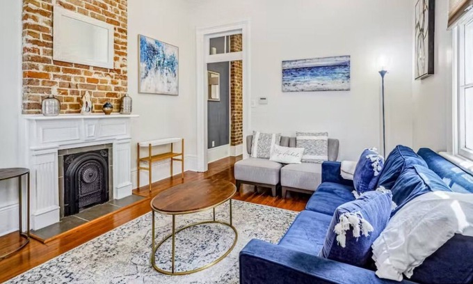 Central Carrollton Association Apartamento | Lapis Lodge King Size bed Near Street Car Line
