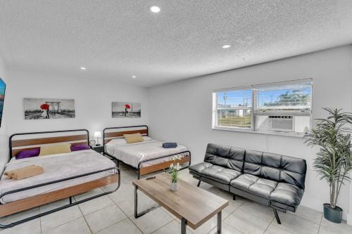 Royal Poinciana Casa | Large 2 Bed Studio Close To Beach & Hard Rock Ha03