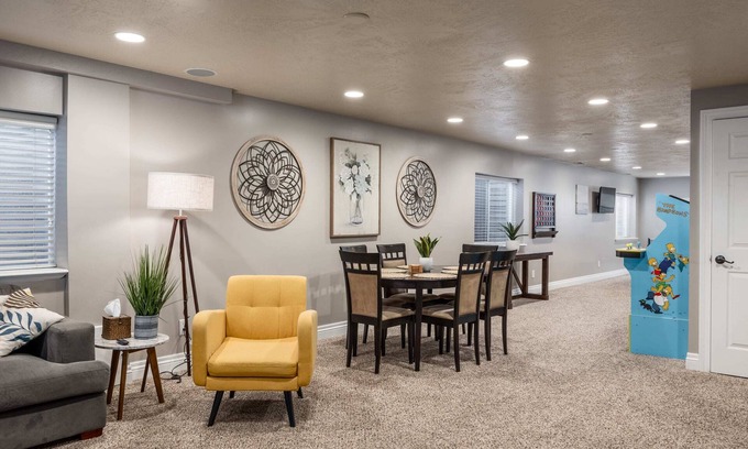 North Salt Lake Apartamento | Large 3 Queen Suite Near SLC & Airport