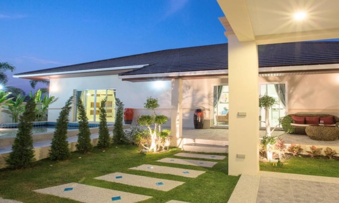 Central Seminyak Villa | Gran 3br villa y piscina