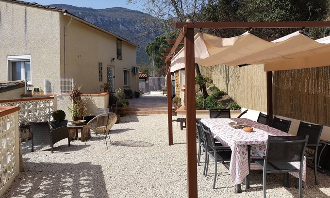 Ginoles Apartamento | Large air conditioned two bedroom apartment with garden and stunning views