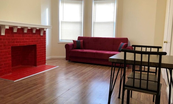 Weequahic Apartamento | Large and private 3 bedroom and 1 bathroom apartment near Newark International Airport EWR and New York City