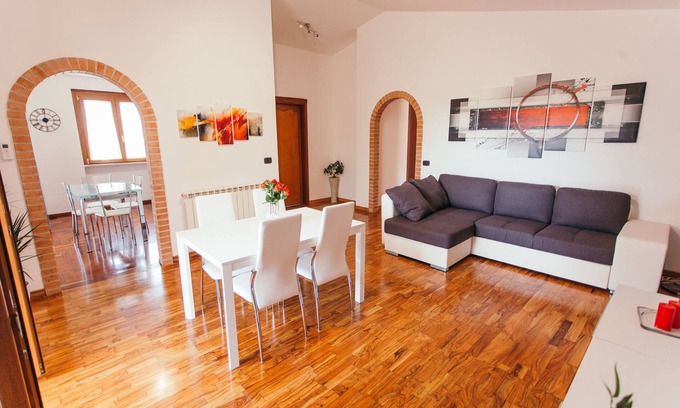 Isola Sacra Apartamento | Amplio apartamento cerca del aeropuerto, aparcamiento privado gratuito.