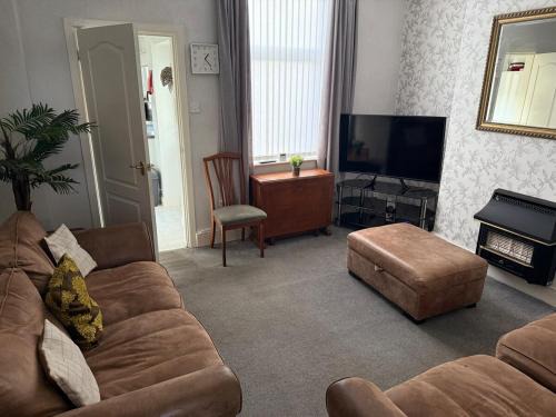 Burnley Casa | Large Burnley Townhouse