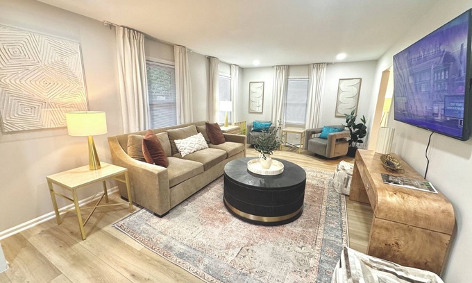 Southwest Raleigh Casa | Large Cary Family Home-3 King Beds, Fenced Yard, 3 full bathrooms