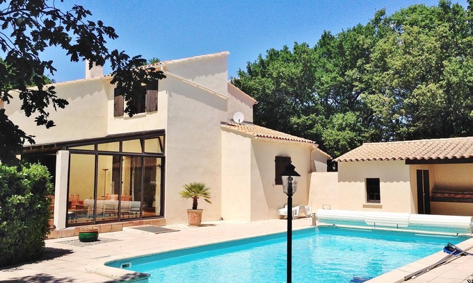 Rochefort-du-Gard Villa | Gran villa provenzal encantadora con piscina, 6 habitaciones, clasificada 4 estrellas