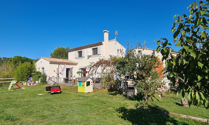 Tourves Casa | LARGE COUNTRY HOUSE WITH SWIMMING POOL IDEAL FOR FAMILY VACATIONS