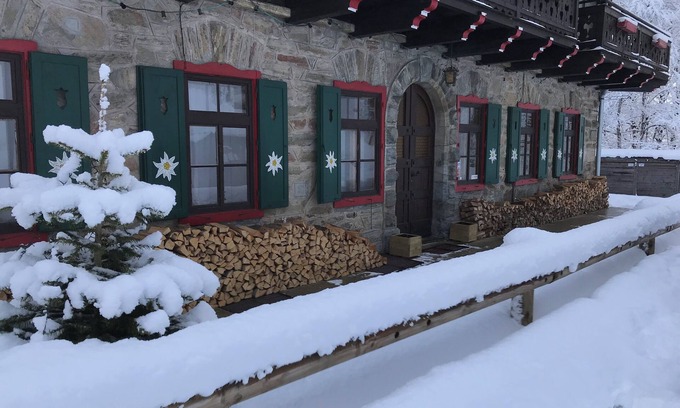 Kaprun Chalet De Esquí | Large cozy ski lodge located on the Kitzsteinhorn glacier